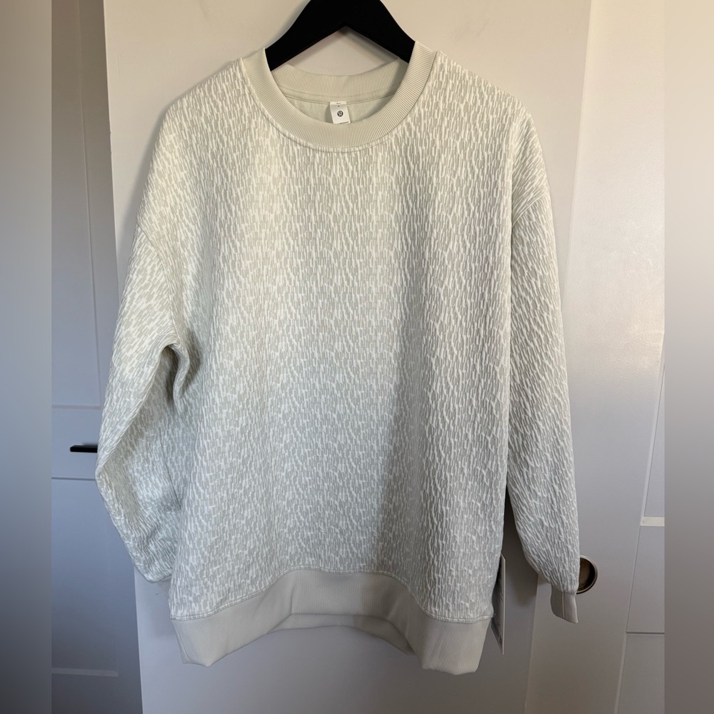 NWT Lululemon Limited Edition Perfectly Oversized Jacquard Crew Size 6